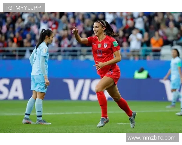 足球明星与女孩同框展现球鞋魅力的精彩瞬间